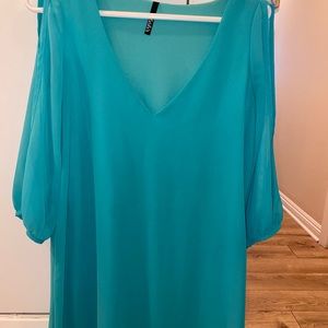 This is a shift dress from Lulu’s in a size XS. I have only worn it twice.